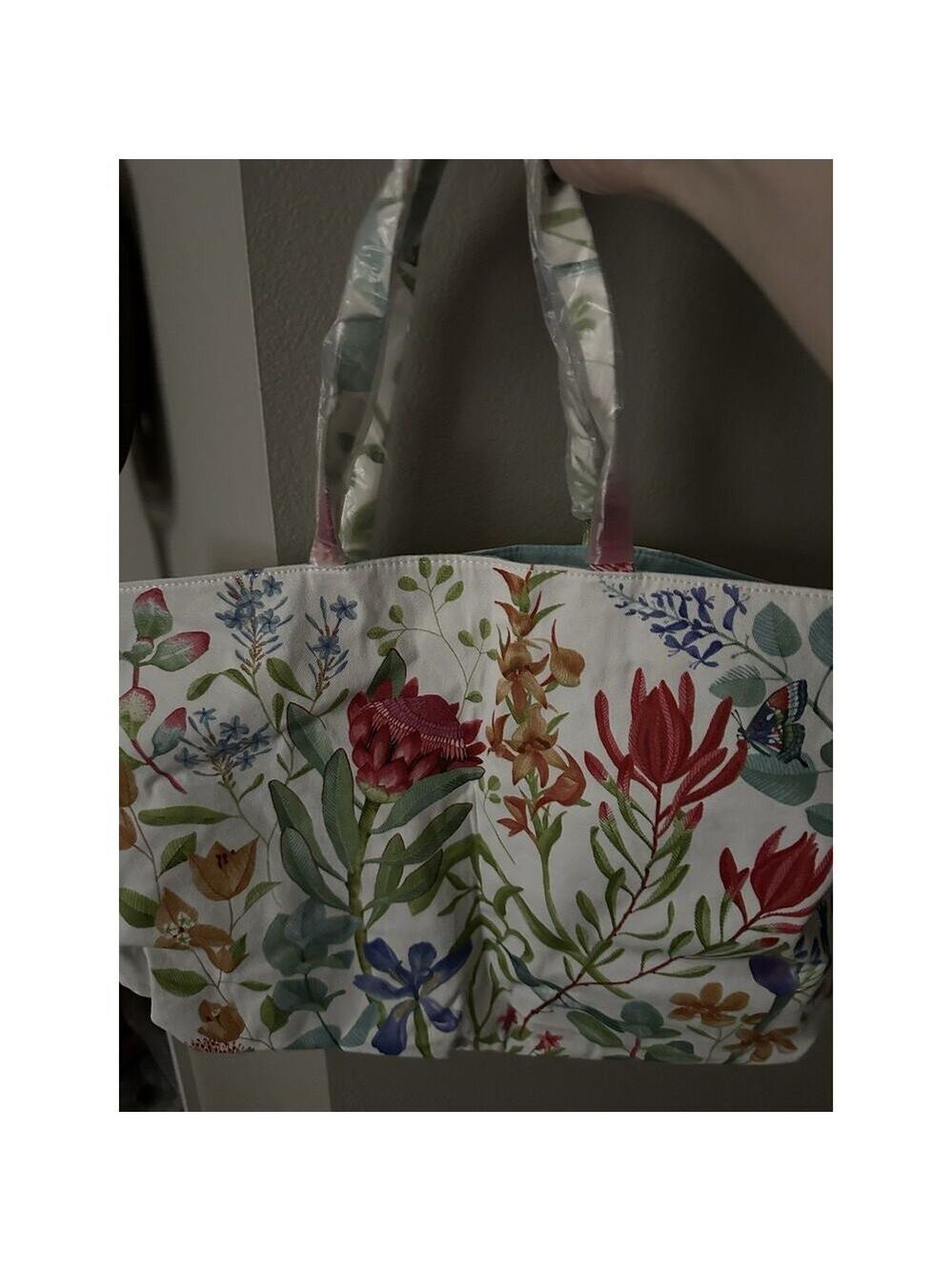 Estee Lauder Women’s Large Floral Canvas Tote Bag 13" x 19" x 4"- NWOT Lined - Picture 4 of 6